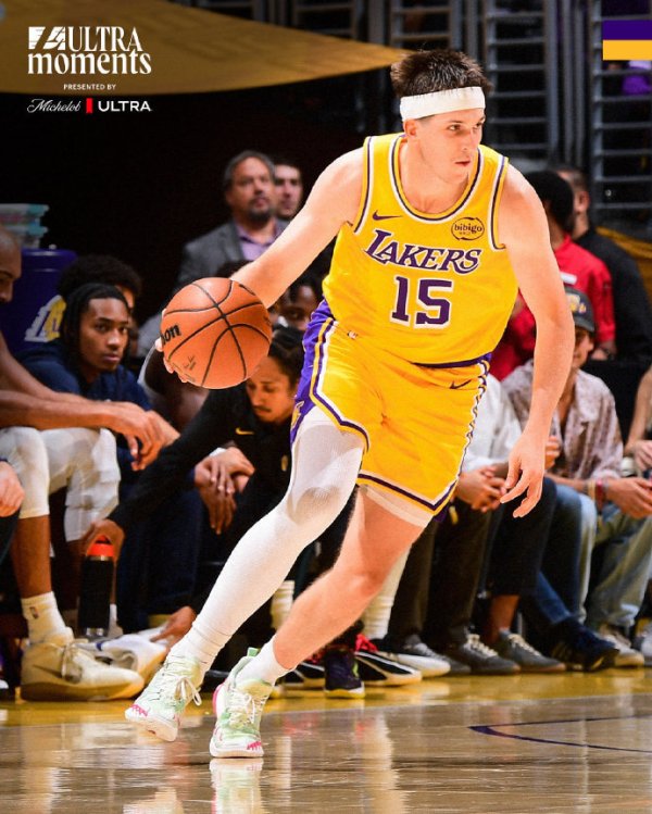 鸿岳资本配资 里夫斯背靠背空砍41分8失误！湖人仅7人轮换，连续4场都有人砍40+